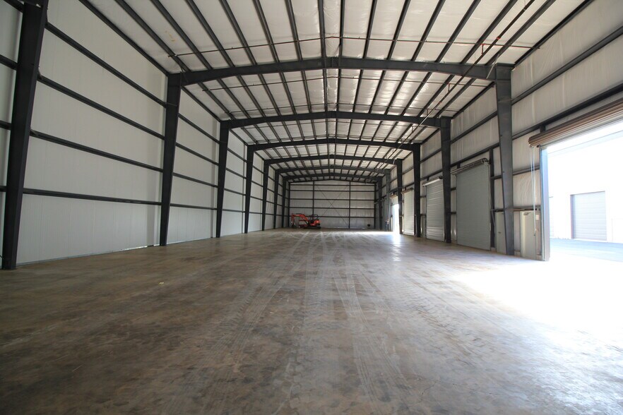 More Photos Of 91-150 Malakole St, Kapolei Warehouse For Lease