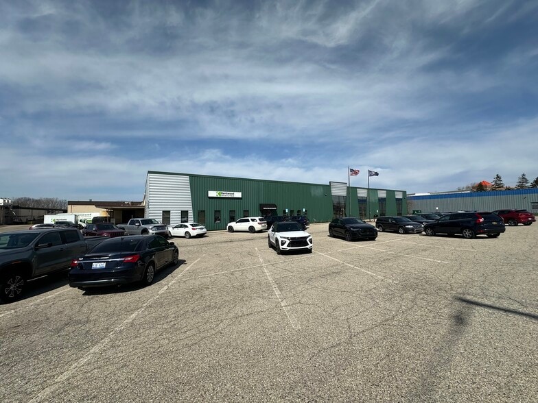 More Photos Of 3063 Breton Rd SE, Grand Rapids Warehouse For Sale