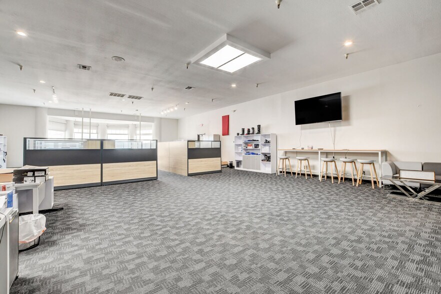 More Photos Of 5240 W Charleston Blvd, Las Vegas Storefront Retail Office For Sale