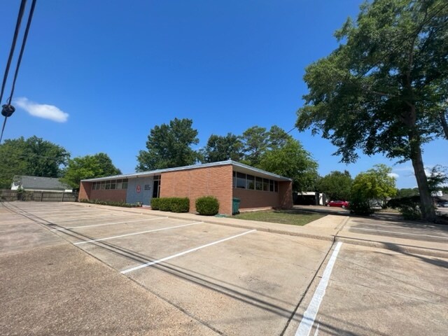 More Photos Of 807 Hudson Ln, Monroe Office For Sale