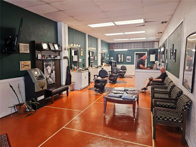 More Photos Of 106 E Tarpon Ave, Tarpon Springs Apartments For Sale