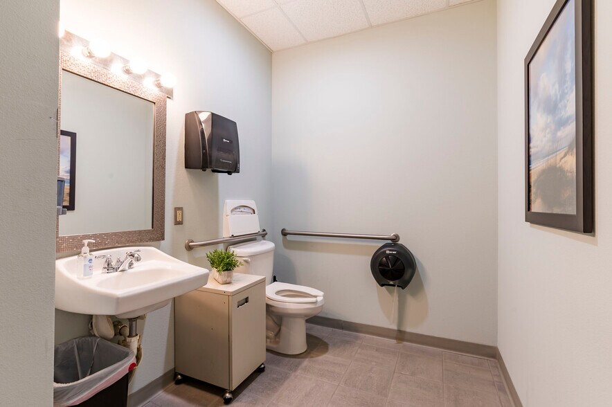 More Photos Of 1938 N Hercules Ave, Clearwater Office For Sale