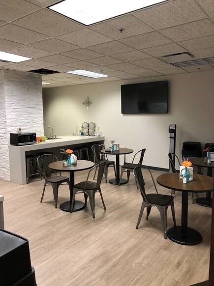 More Photos Of 235 Peachtree St NE, Atlanta Office For Lease