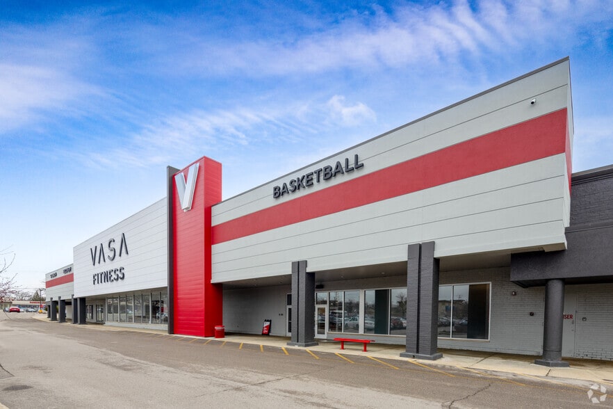 Primary Photo Of 4125-4193 Dundee Rd, Northbrook Storefront For Lease