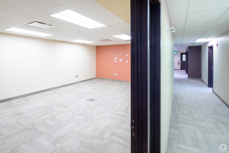 More Photos Of 600 Weber St N, Waterloo Office For Lease
