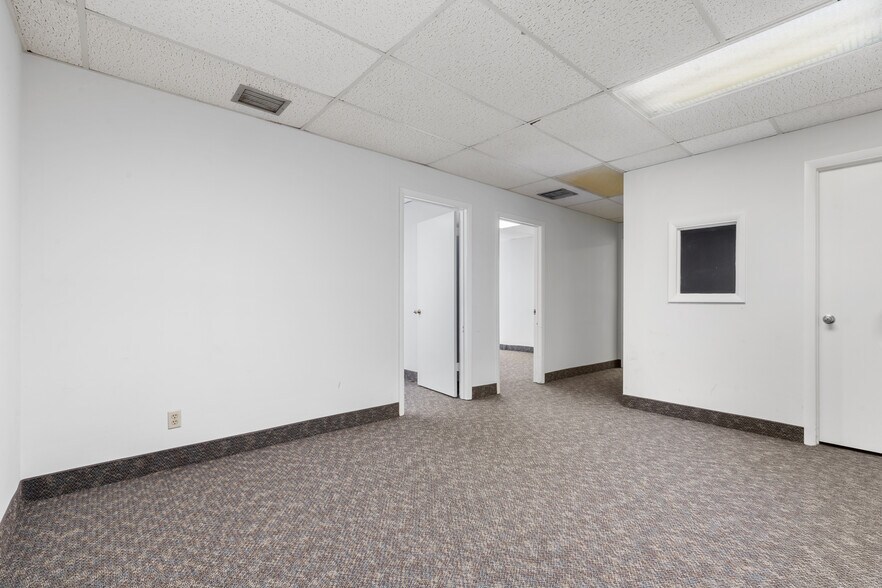 More Photos Of 5100 N Federal Hwy, Fort Lauderdale Office For Sale