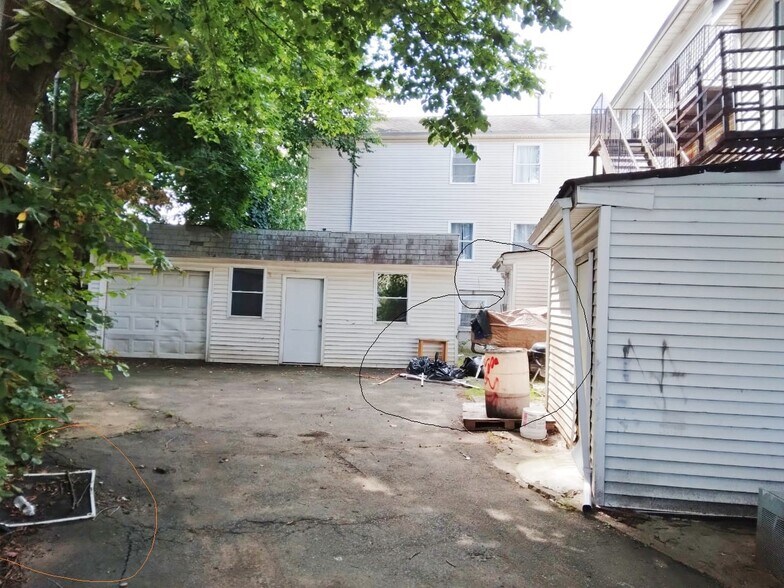More Photos Of 443 Jackson Ave, Elizabeth Storefront Retail Residential For Sale