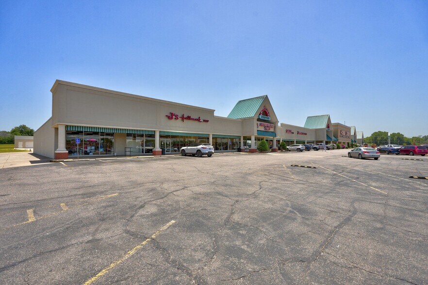 More Photos Of 1800 Arlington St, Ada Unknown For Lease