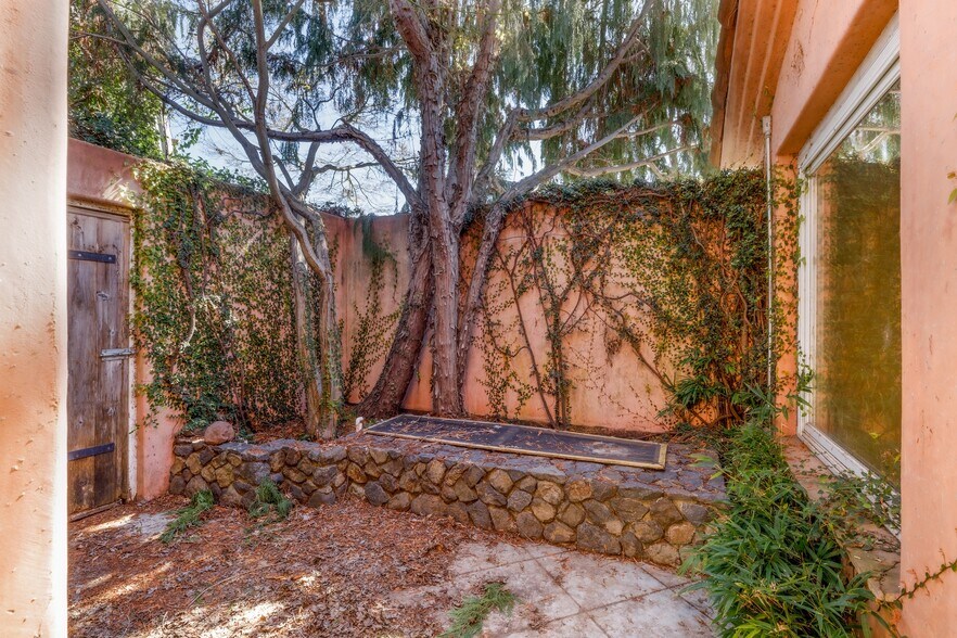 More Photos Of 132-134 Matheson St, Healdsburg Storefront For Sale