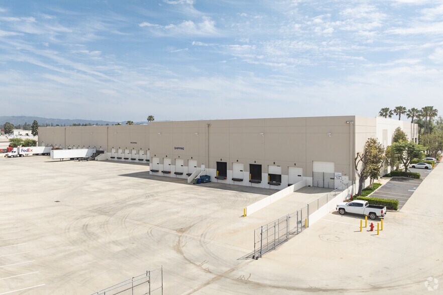 More Photos Of 12995 Marquardt Ave, Santa Fe Springs Warehouse For Lease