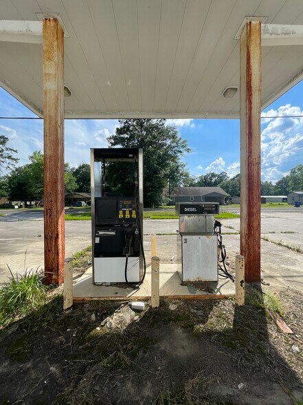 More Photos Of 3238 FM 1131, Vidor Convenience Store For Sale