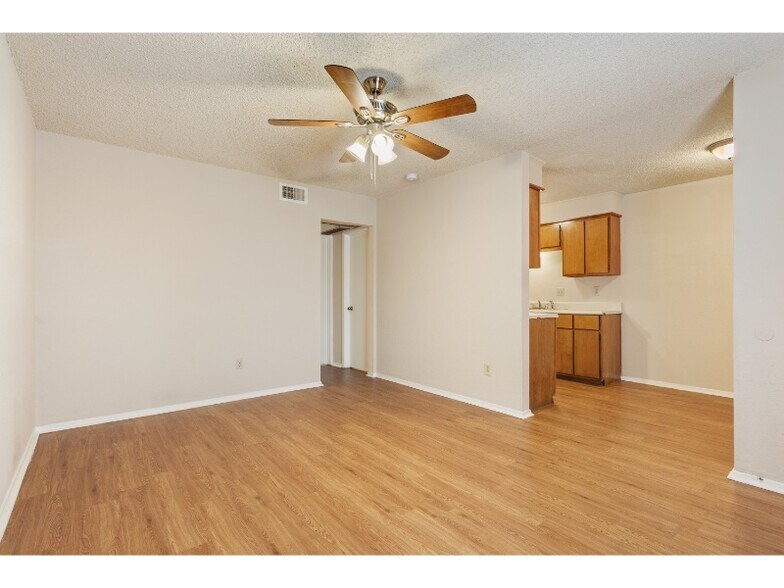 More Photos Of 5506 Kingman St, Waco Apartments For Sale