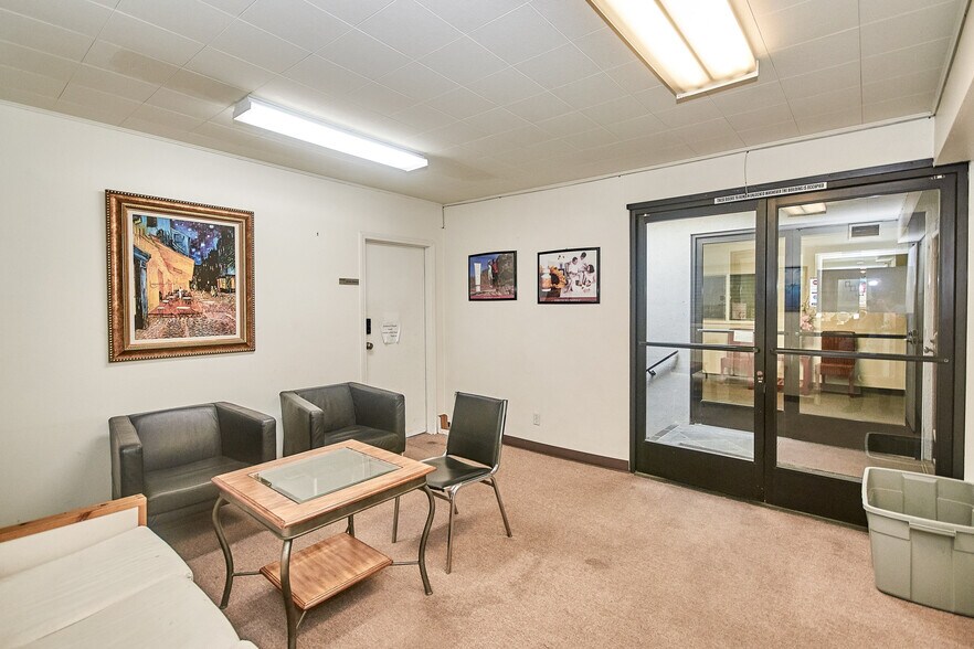 More Photos Of 1532-1538 W Commonwealth Ave, Fullerton Storefront Retail Residential For Lease