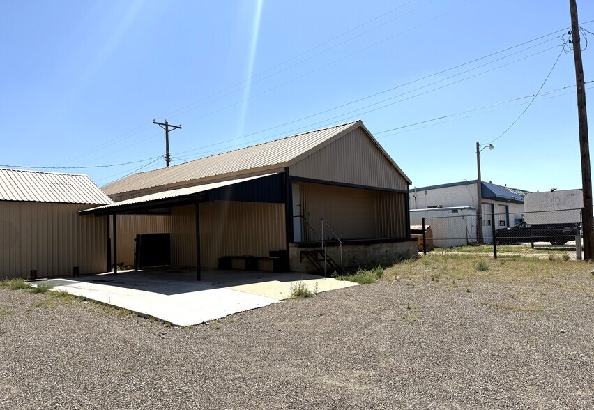 More Photos Of 328 E 3rd St, Borger Industrial For Sale