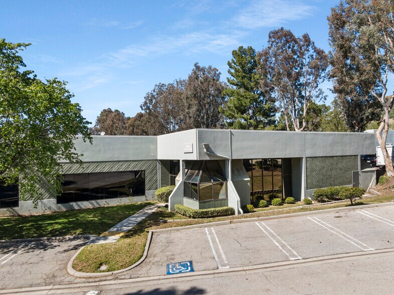 More Photos Of 31119 Via Colinas, Westlake Village Light Manufacturing For Sale