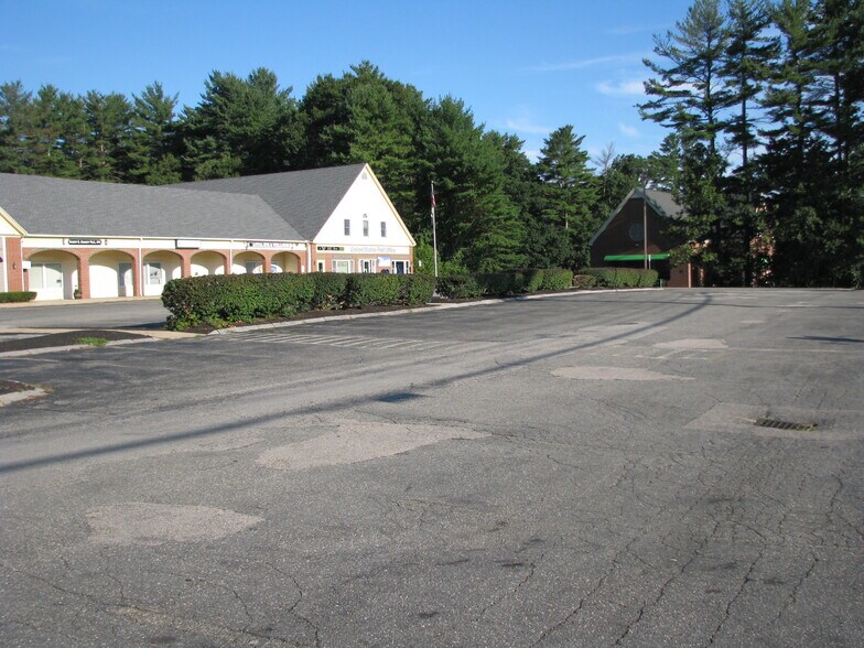 More Photos Of 44 Lafayette Rd, North Hampton Storefront Retail Office For Lease