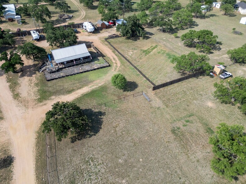 More Photos Of 310 Cortez Trl, Buchanan Dam Trailer Camper Park For Sale