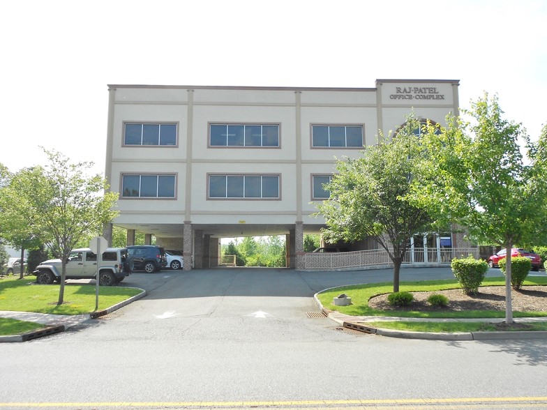 Primary Photo Of 300 Penhorn Ave, Secaucus Office For Lease