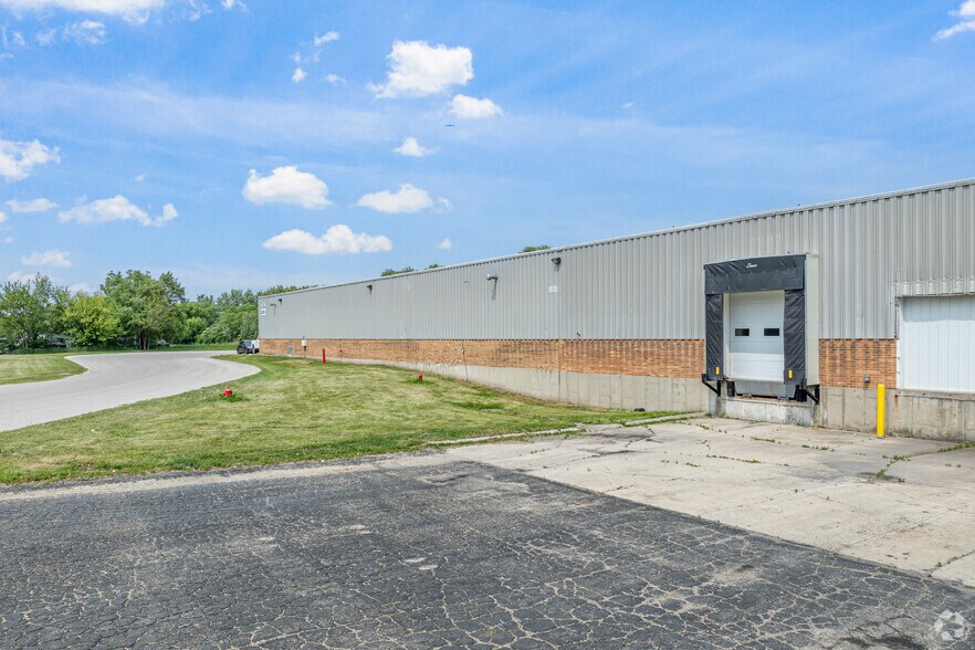More Photos Of 1288 S 7th St, Dekalb Warehouse For Lease