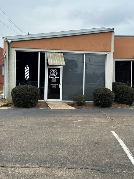 More Photos Of 2315 Lakeland Dr, Flowood Unknown For Lease