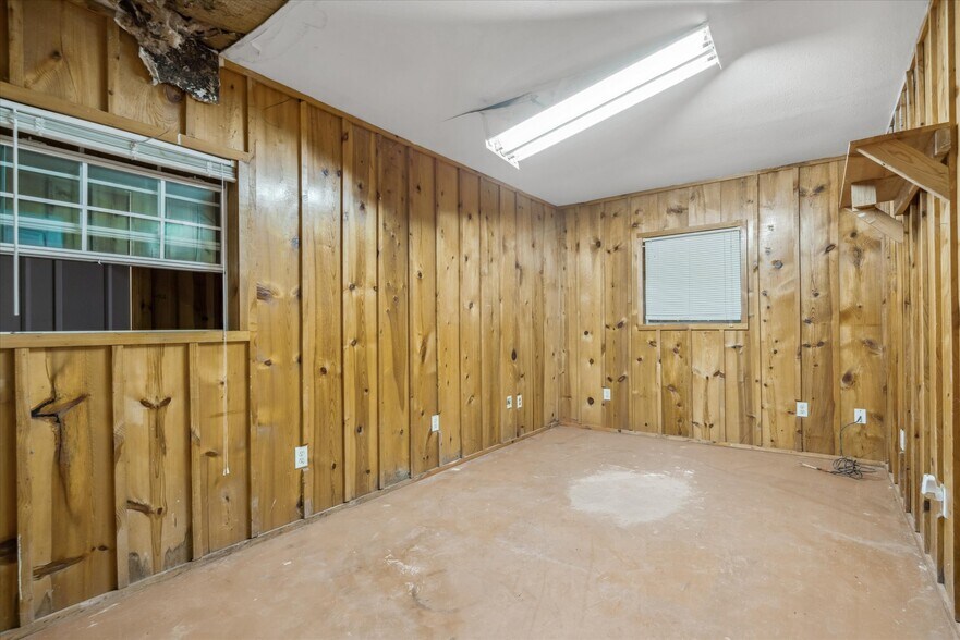 More Photos Of 21540 Interstate 20 & Hwy 64, Canton Warehouse For Sale