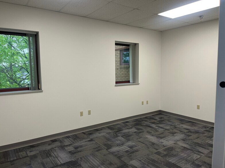 More Photos Of 9500 Brooktree Rd, Wexford Medical For Lease