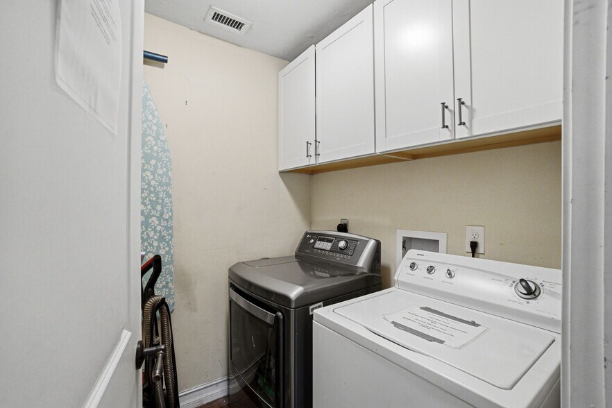 More Photos Of 4120 3rd Ave NW, Naples Apartments For Sale