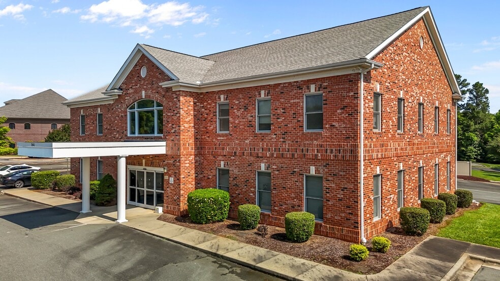 More Photos Of 2961 Crouse Ln, Burlington Medical For Lease