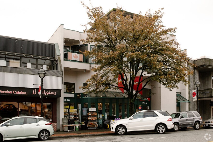 More Photos Of 1750 Marine Dr, West Vancouver Storefront For Lease