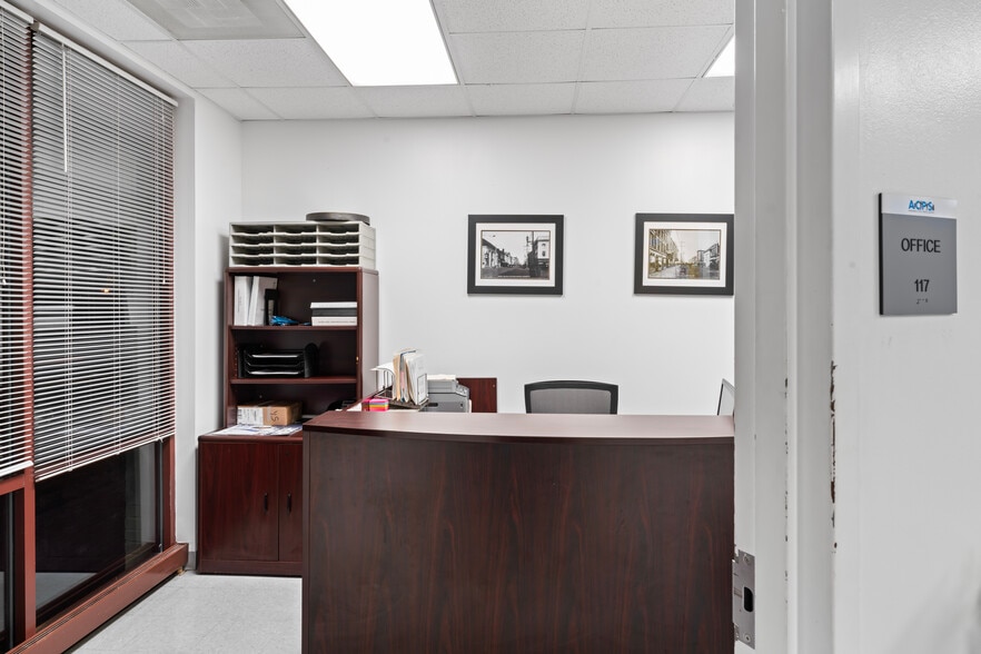 More Photos Of 216 S Peyton St, Alexandria Schools For Sale