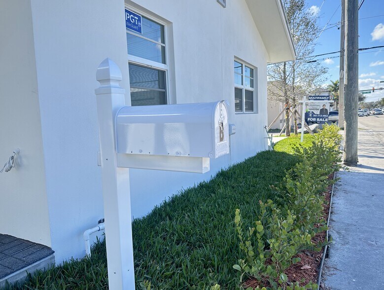 More Photos Of 931 N J St, Lake Worth Beach Apartments For Sale
