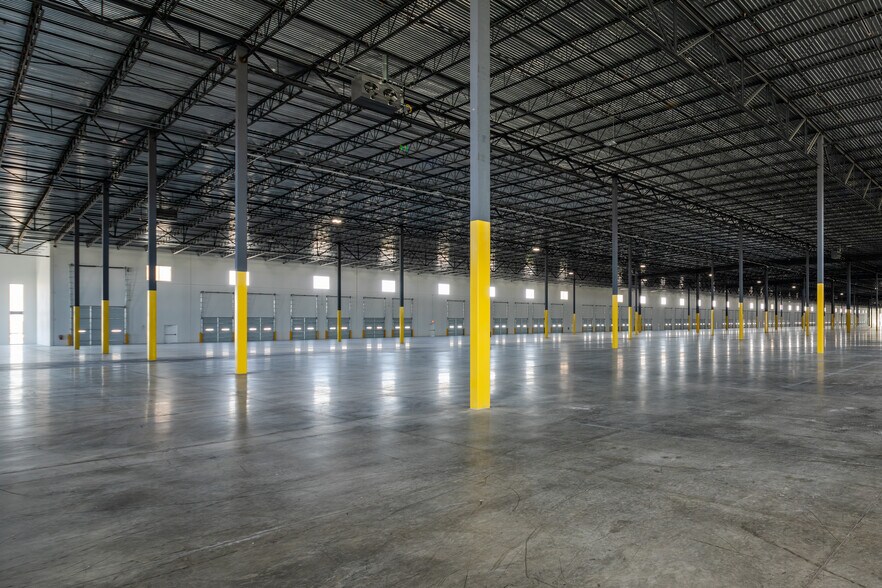 More Photos Of 1069 FM 3349, Taylor Distribution For Lease