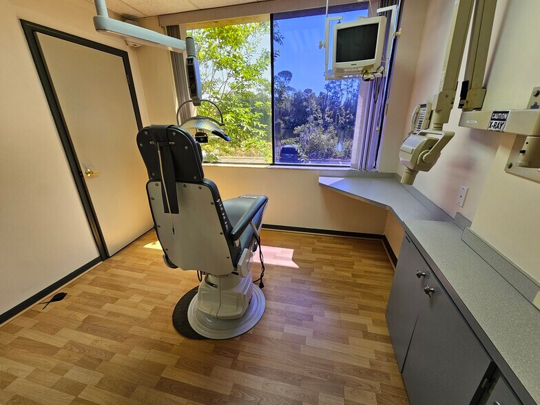 More Photos Of 75 Fox Ridge Ct, Debary Medical For Sale