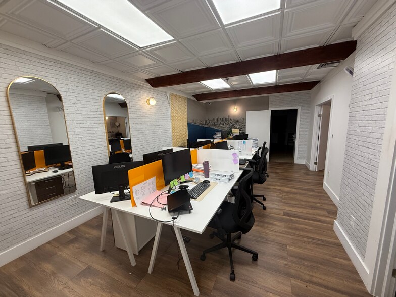 More Photos Of 2895 Collins Ave, Miami Beach Office For Lease