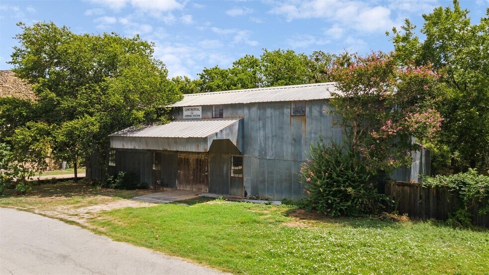 More Photos Of 331 Old Mill Rd, Rhome Warehouse For Sale