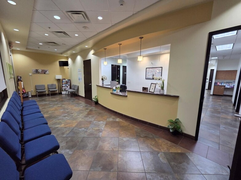 More Photos Of 14811 W Bell Rd, Surprise Medical For Sale
