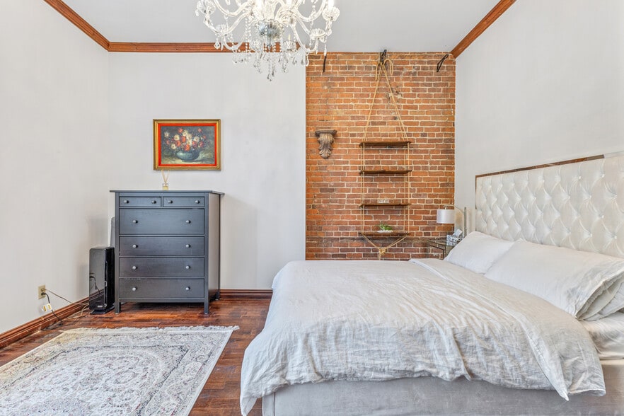 More Photos Of 1023 Rue Berri, Montréal Apartments For Sale