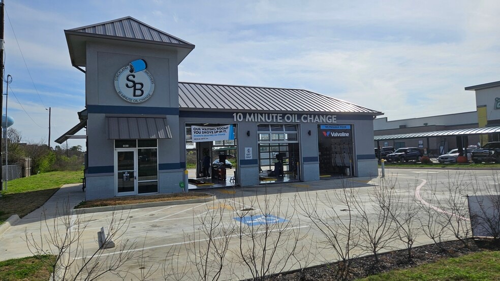 Primary Photo Of 15511 Farm to Market Rd 529, Houston Auto Repair For Sale