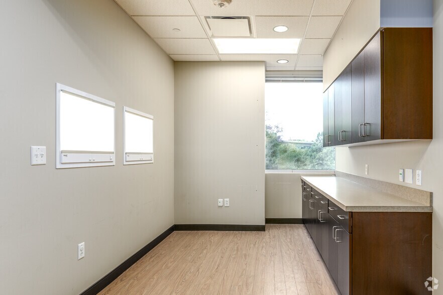 More Photos Of 11970 N Central Expy, Dallas Medical For Lease