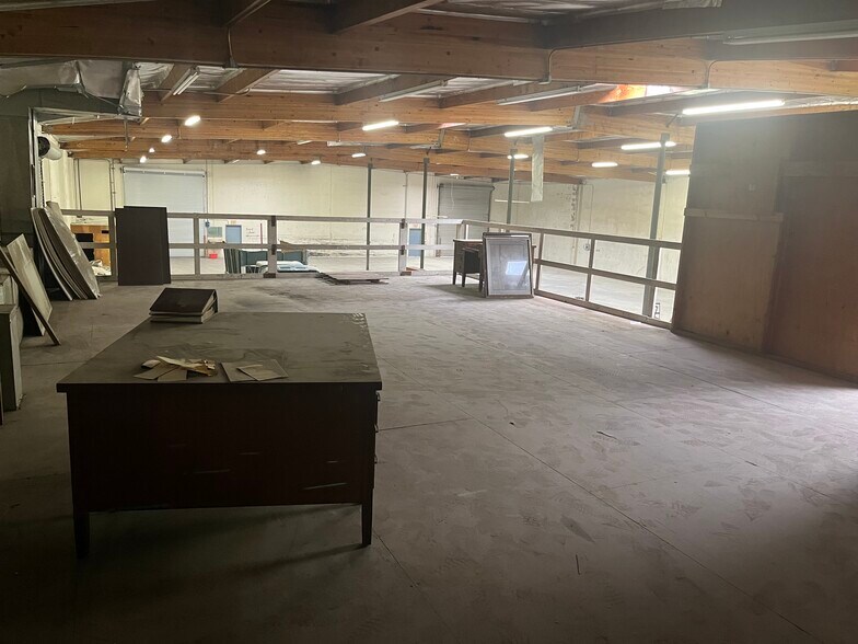 More Photos Of 440 E Walnut Ave, Fullerton Warehouse For Lease