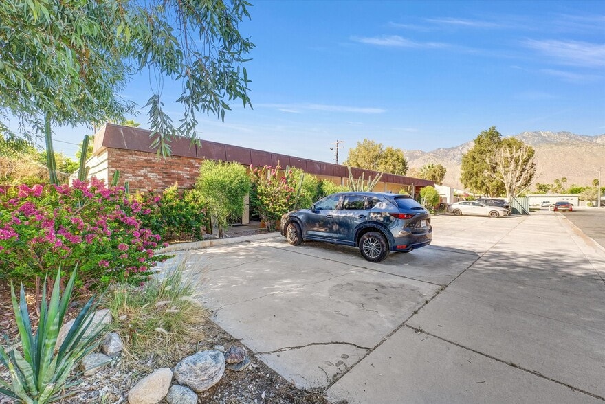 More Photos Of 3737 E Calle De Carlos, Palm Springs Apartments For Sale