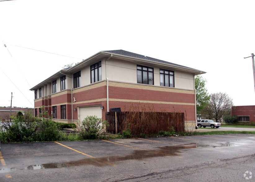 More Photos Of 5201 Walnut Ave, Downers Grove Office For Sale