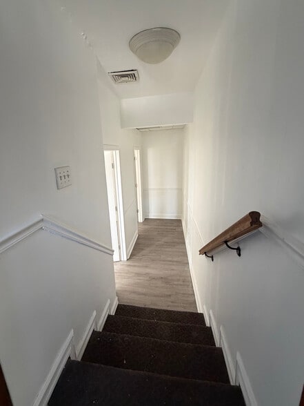More Photos Of 7840 164th St, Fresh Meadows Apartments For Lease