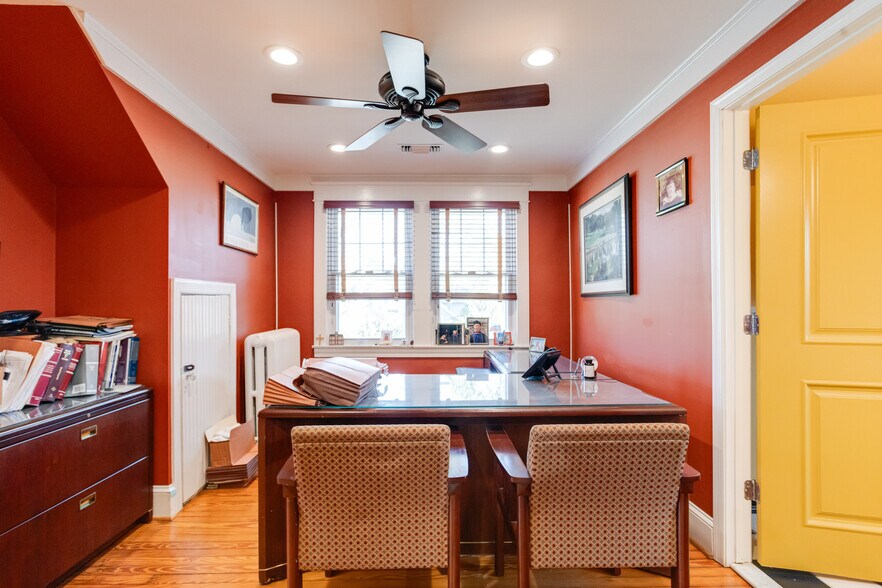 More Photos Of 407 W Pennsylvania Ave, Towson Office For Sale