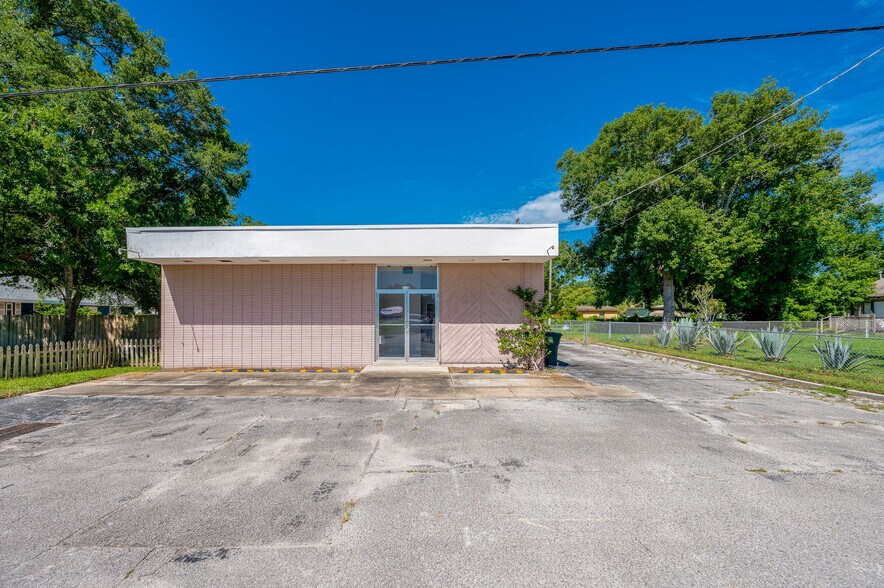 More Photos Of 112 Center St, Daytona Beach Office Residential For Sale