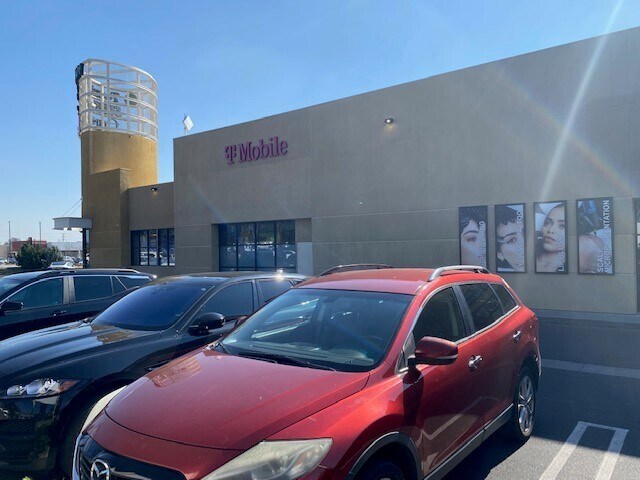 More Photos Of 19422 Nordhoff St, Northridge Storefront For Lease