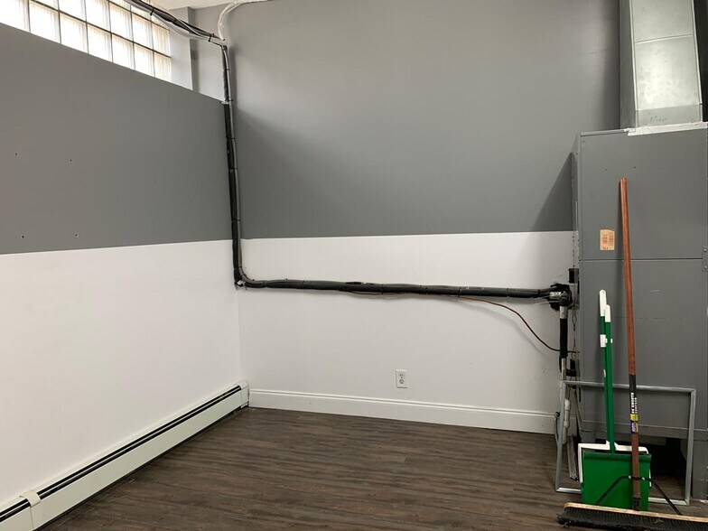 More Photos Of 391 CENTRAL Ave, Jersey City Apartments For Lease