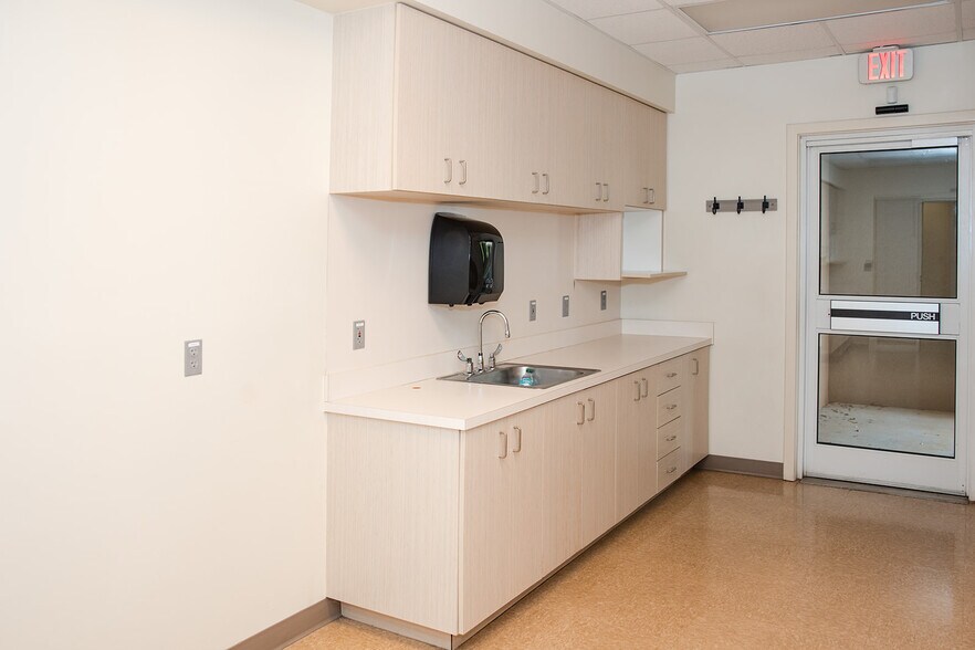 More Photos Of 101B Villa Dr, Daphne Medical For Lease