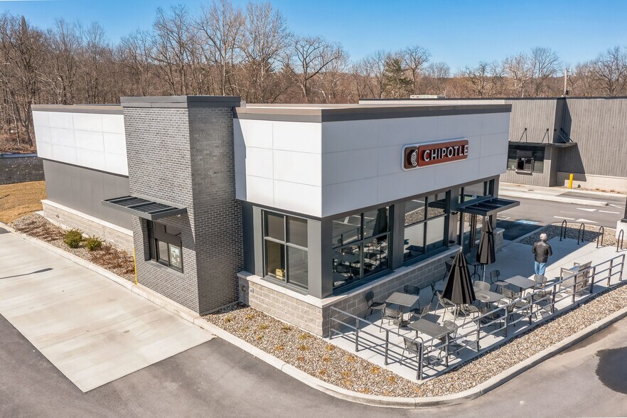 More Photos Of 106 Northside Dr, Bennington Restaurant For Sale