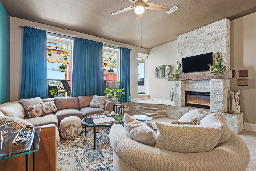 More Photos Of 215 N Michigan St, Plymouth Storefront For Sale